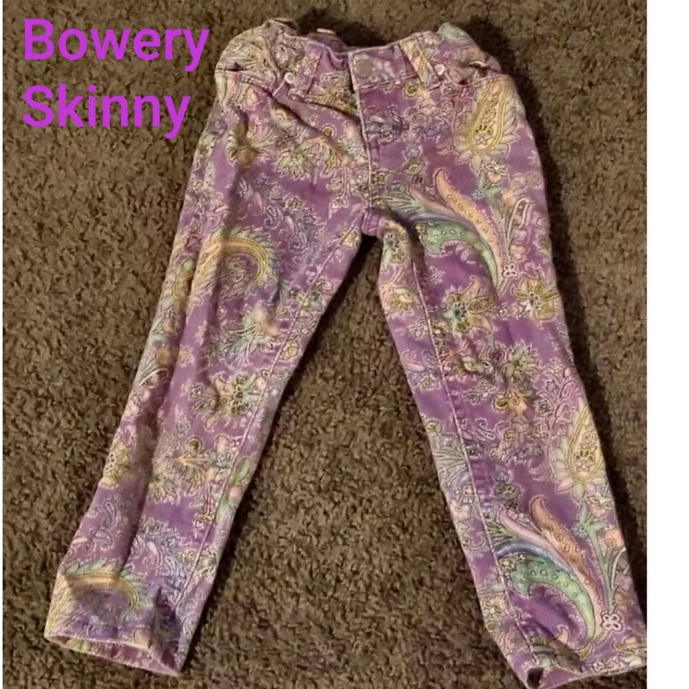 Little girl's denim jeans